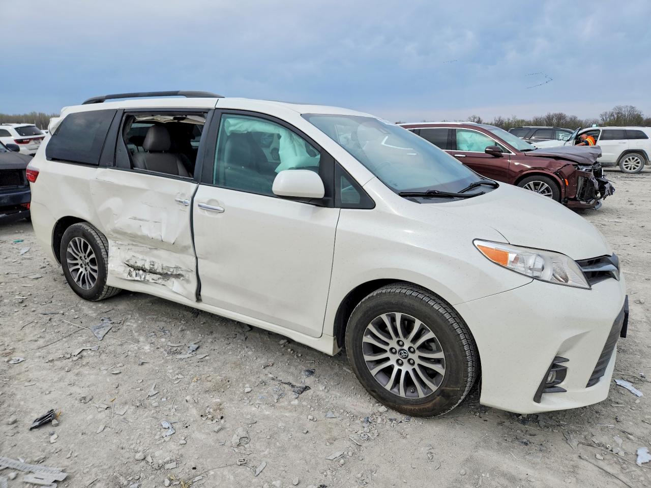 Toyota Sienna Xle 8-passenger