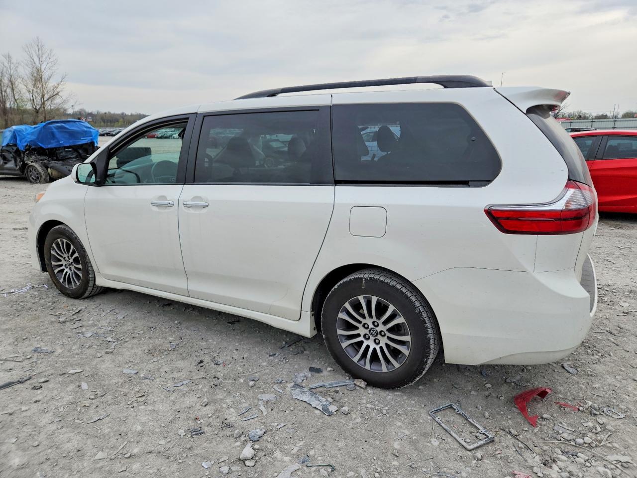 Toyota Sienna Xle 8-passenger