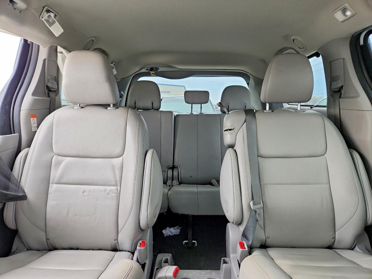 Toyota Sienna Xle 8-passenger