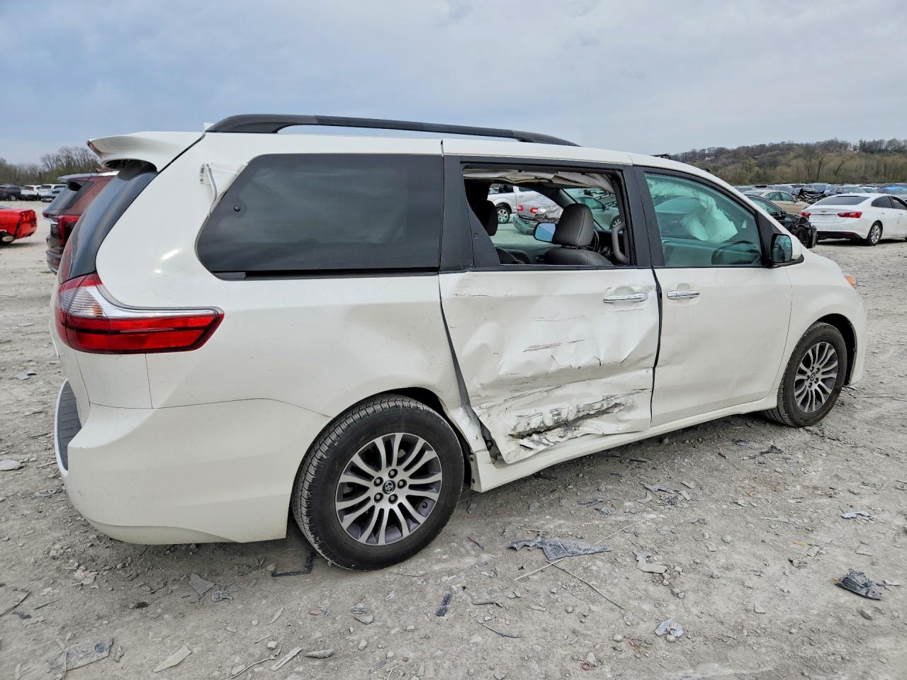Toyota Sienna Xle 8-passenger