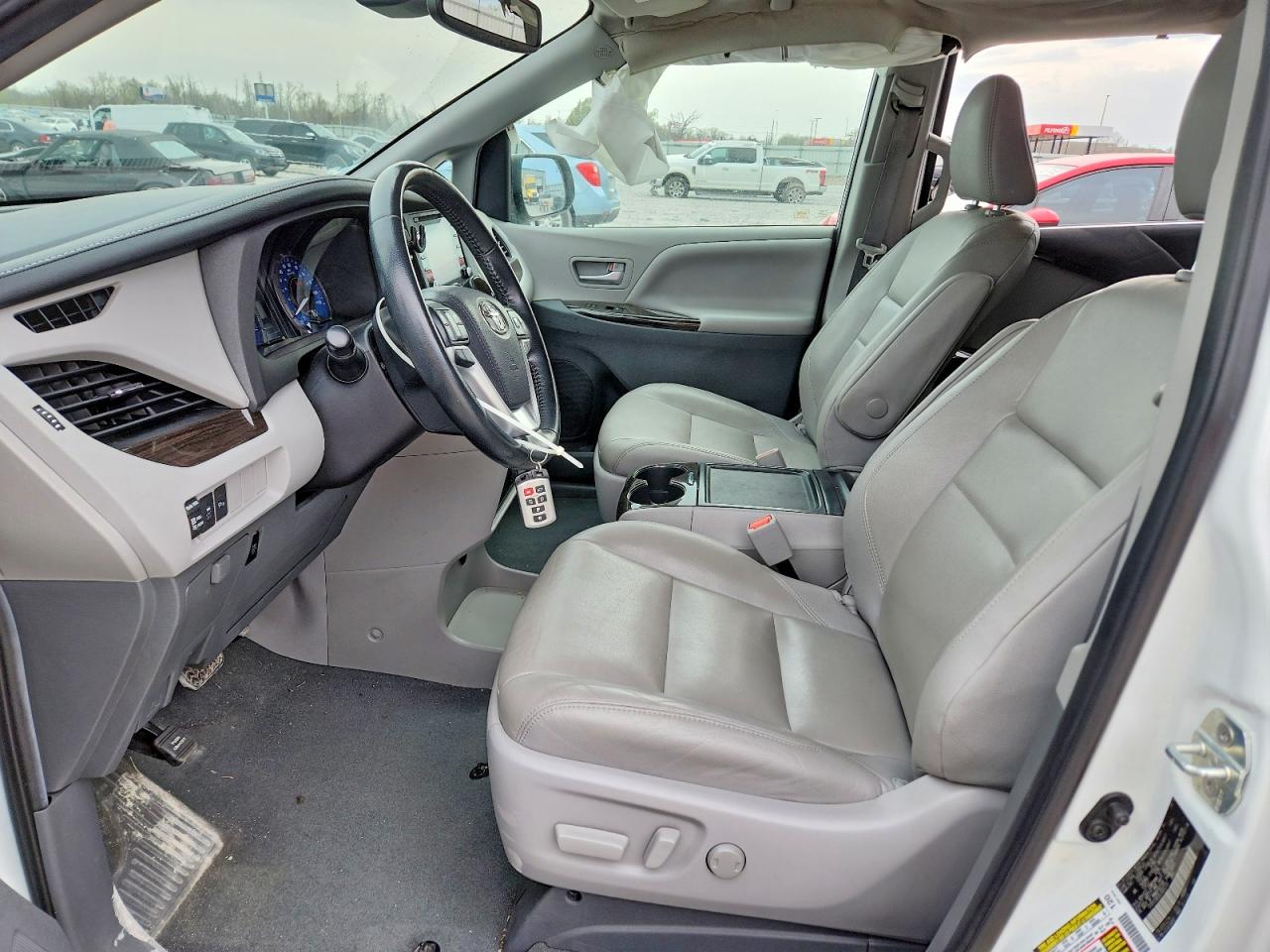 Toyota Sienna Xle 8-passenger