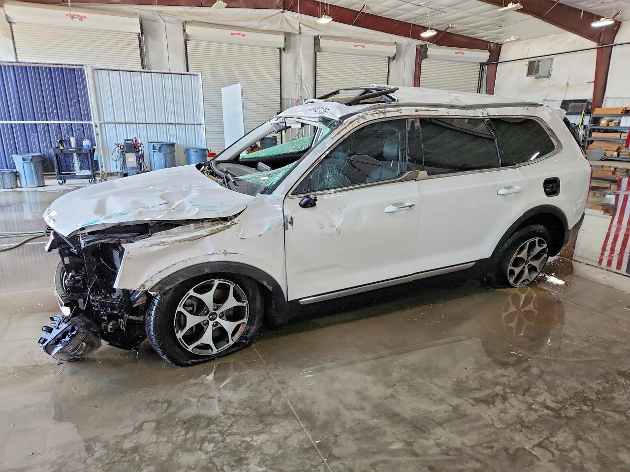Salvage Kia Telluride Image