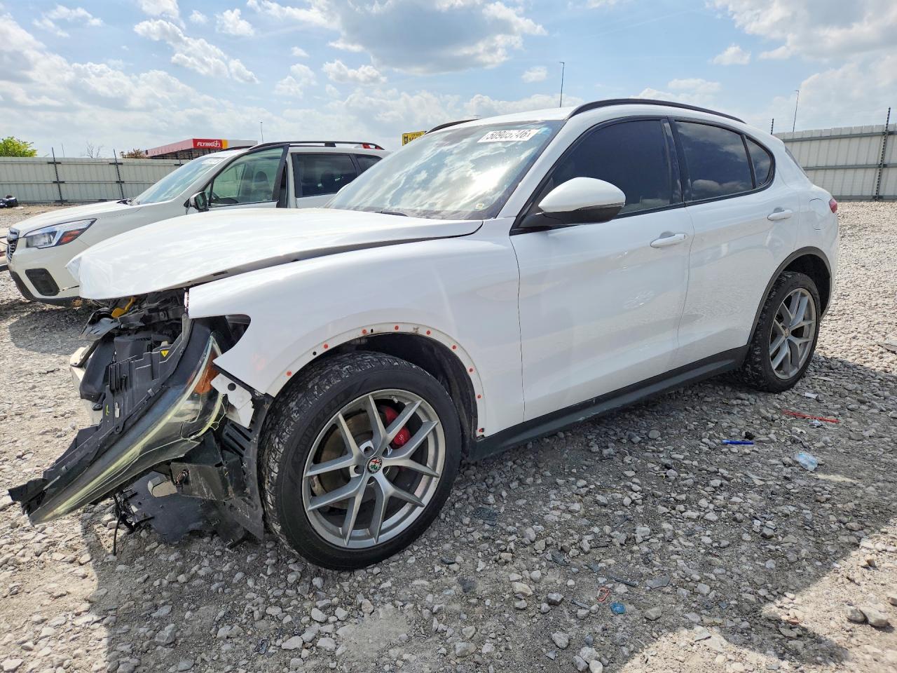 Salvage Alfa Romeo Stelvio Image