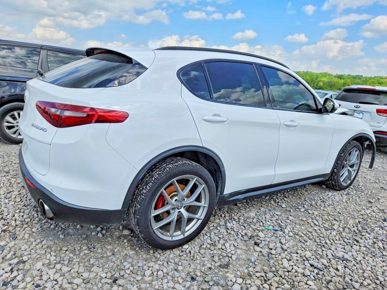 Alfa Romeo Stelvio Ti Sport