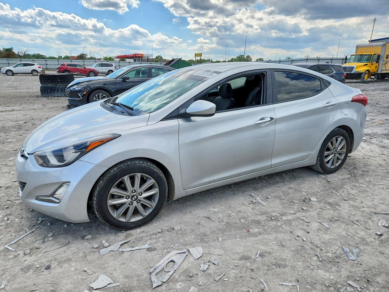 Salvage Hyundai ELANTRA Image