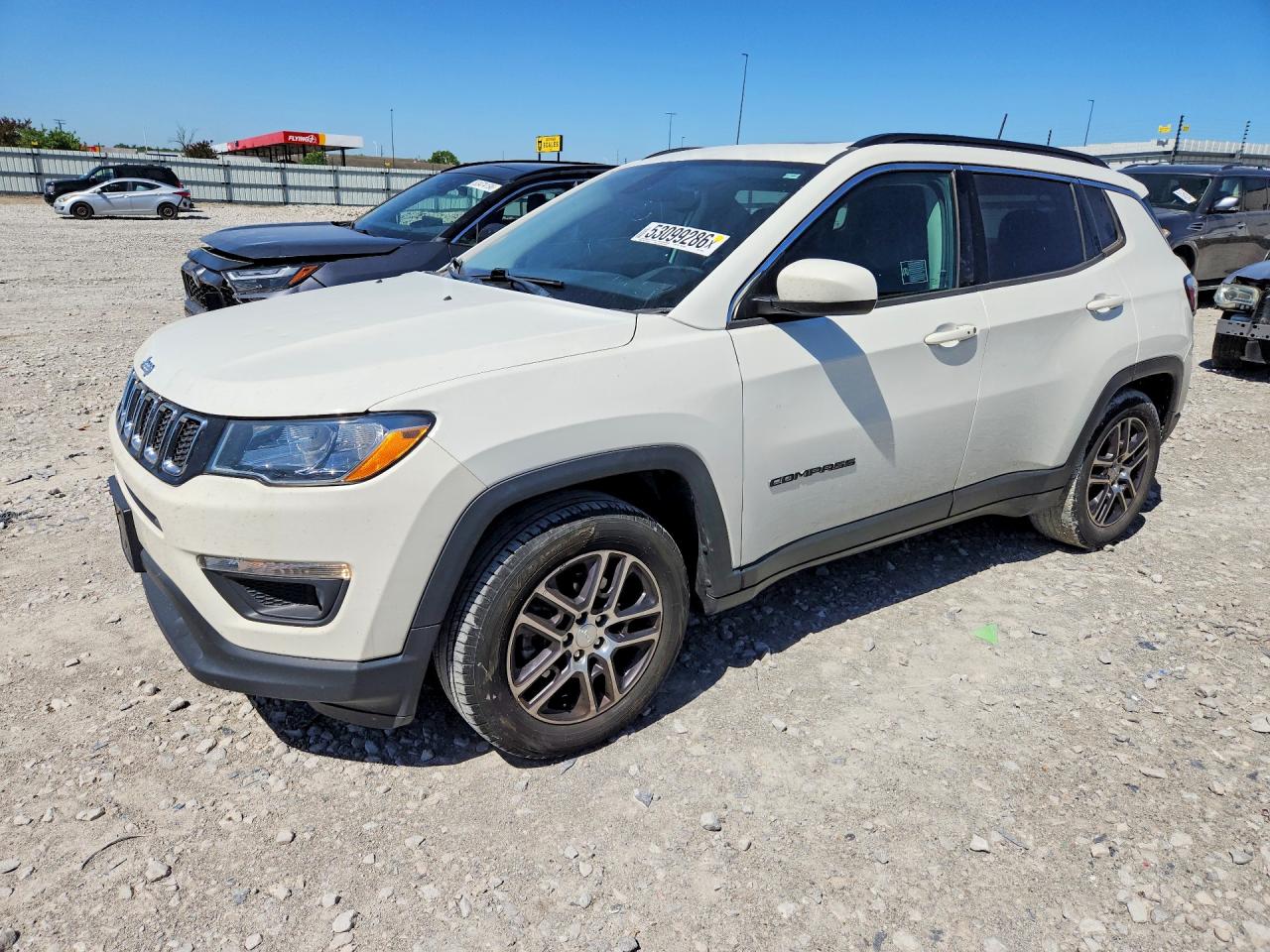 Salvage Jeep Compass Image