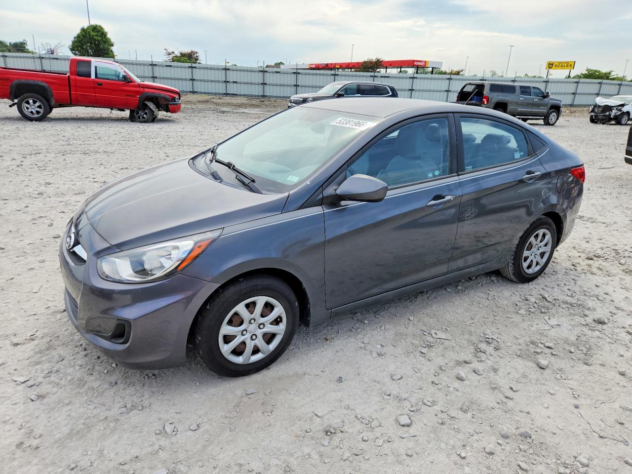 Salvage Hyundai ACCENT Image