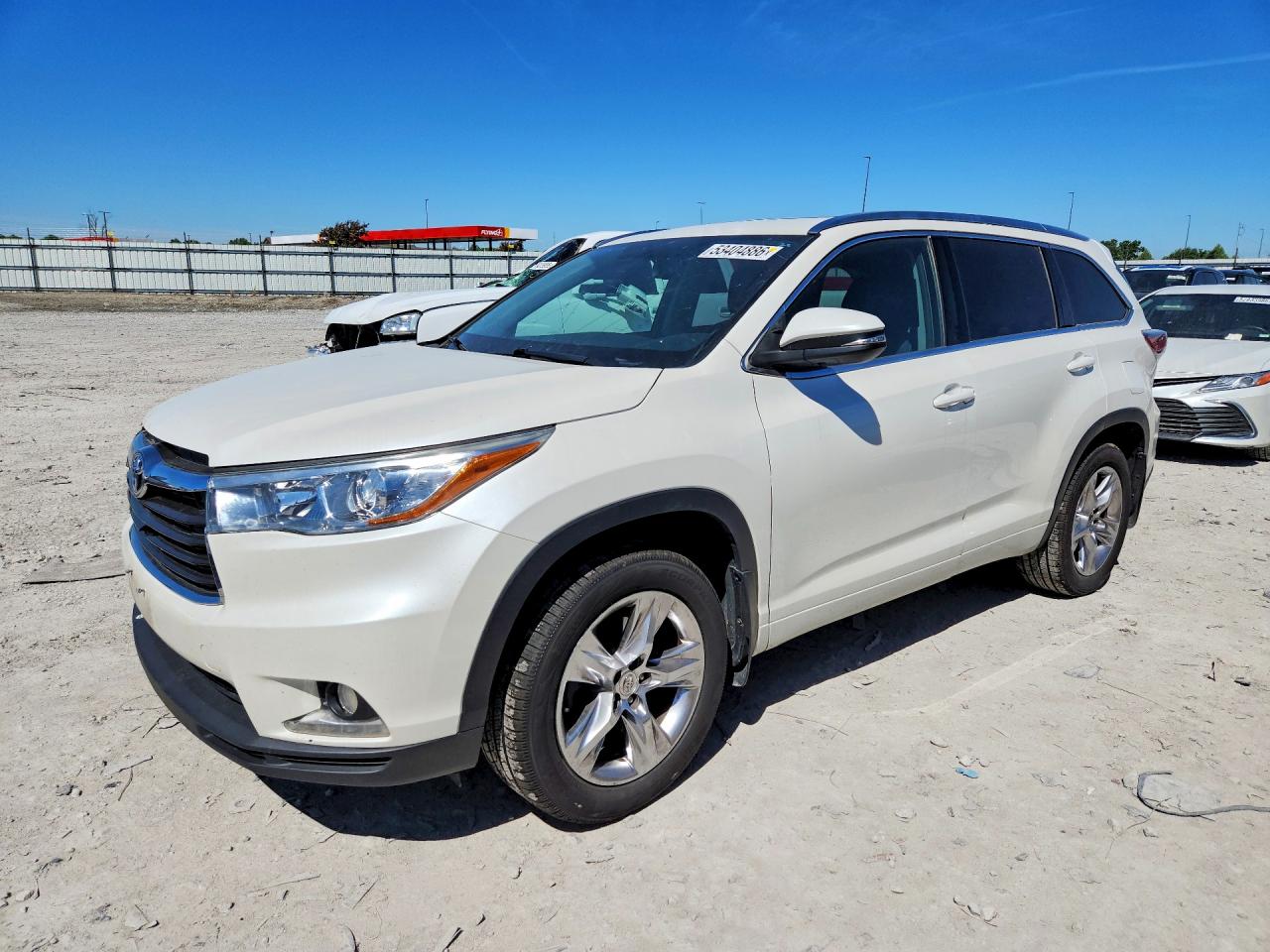 Salvage Toyota Highlander Image