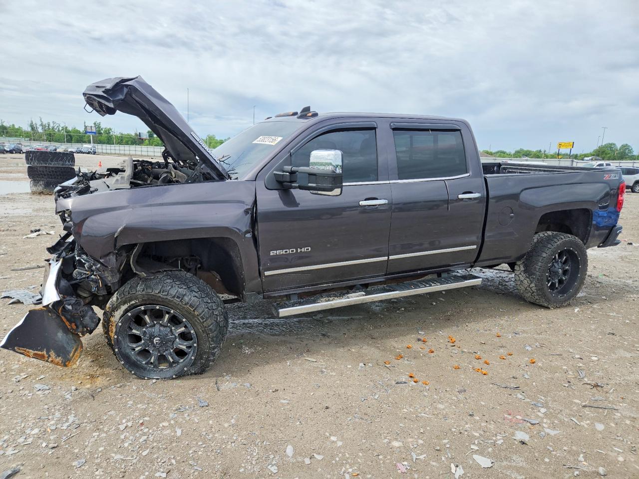 Salvage Chevrolet Silverado Image