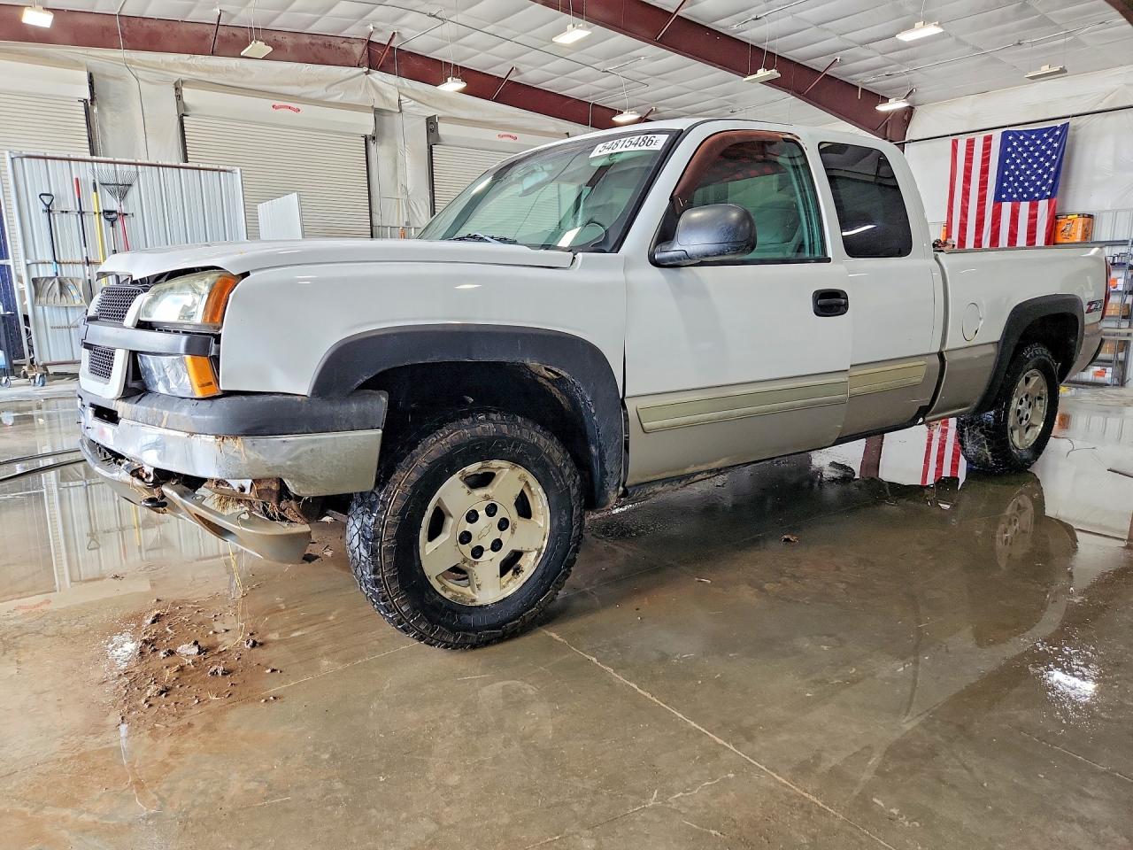 Salvage Chevrolet Silverado Image