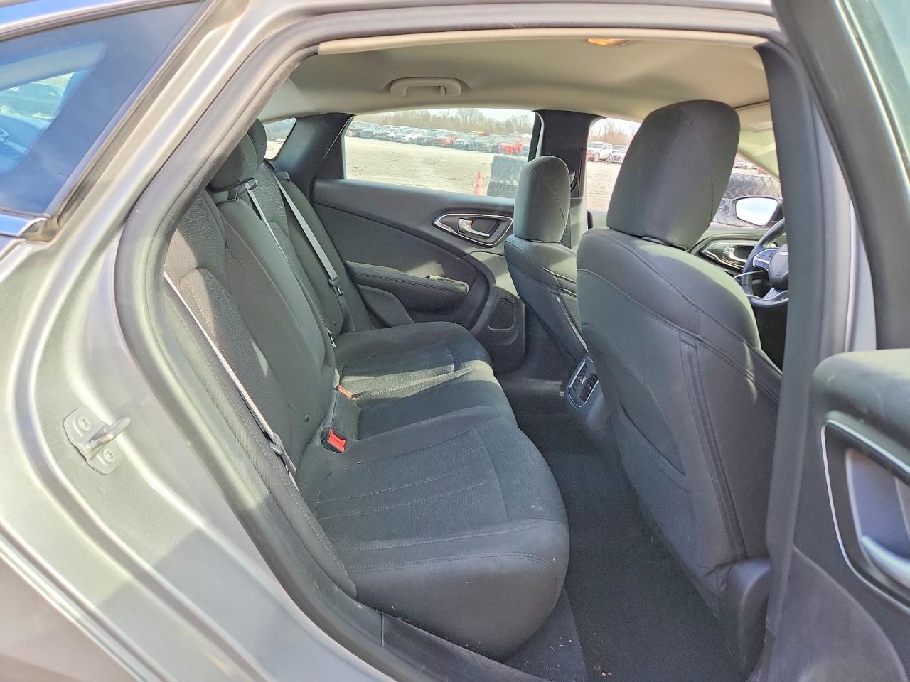 Chrysler 200