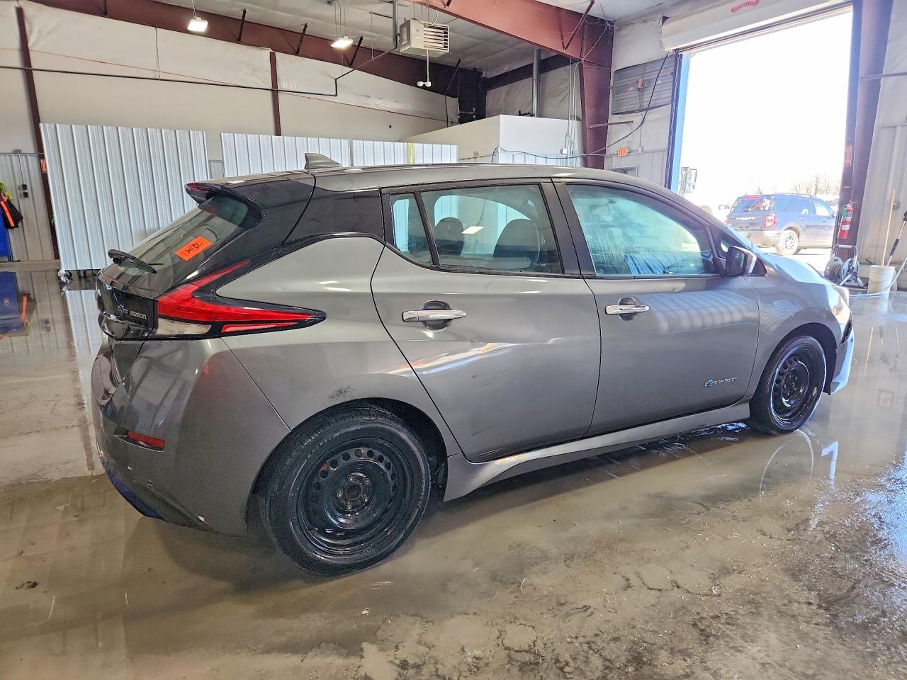 Nissan LEAF S