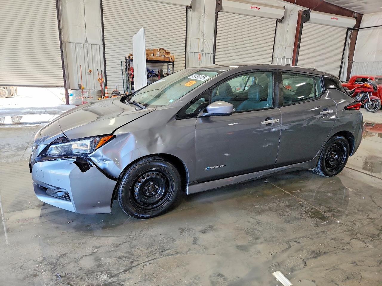 Salvage Nissan LEAF Image