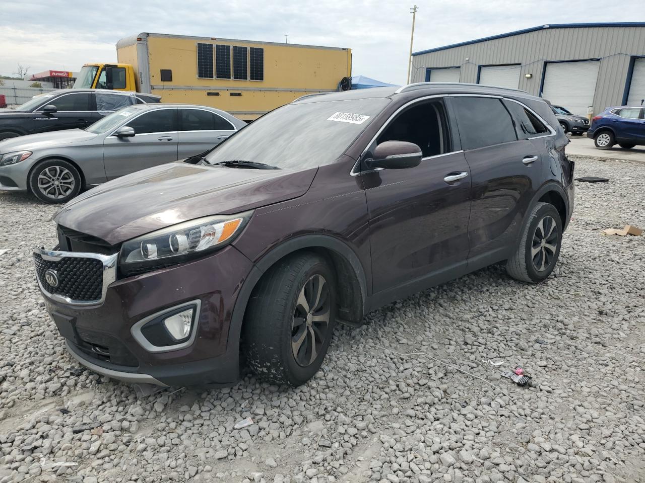 Salvage Kia Sorento Image