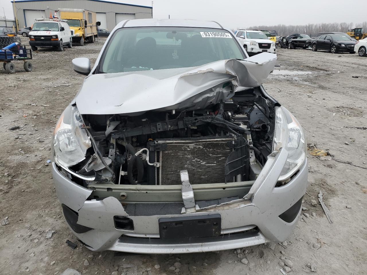Nissan Versa S