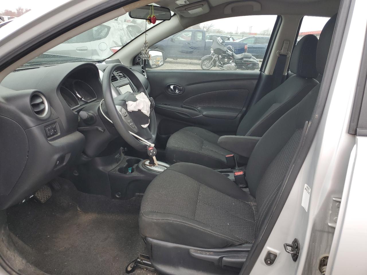 Nissan Versa S