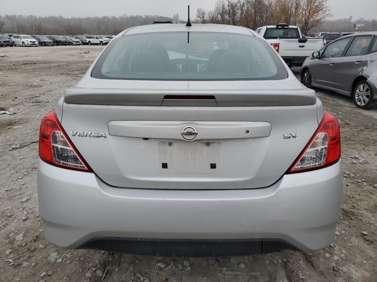 Nissan Versa S