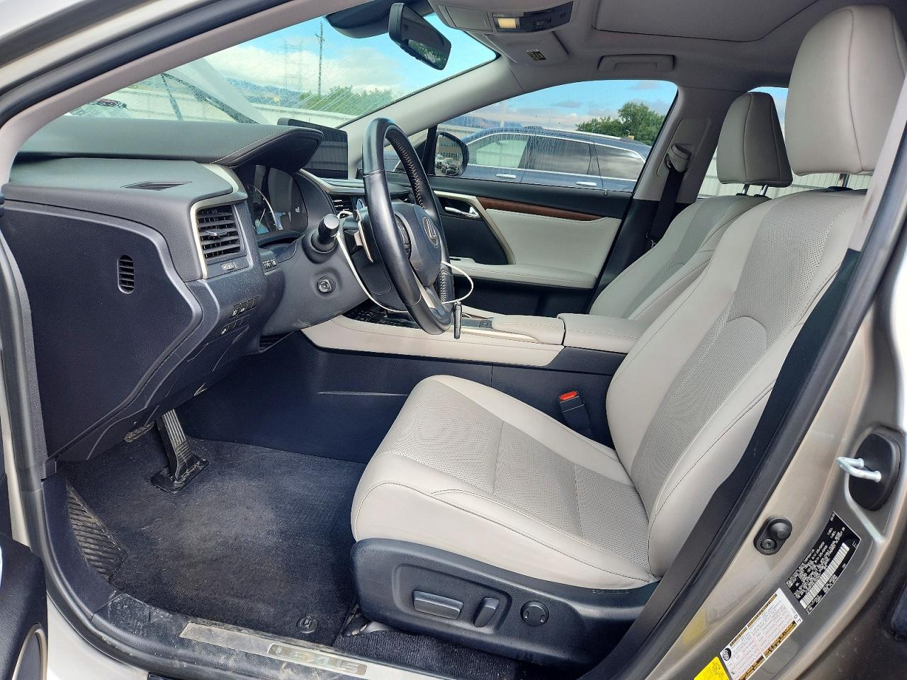 Lexus RX Base