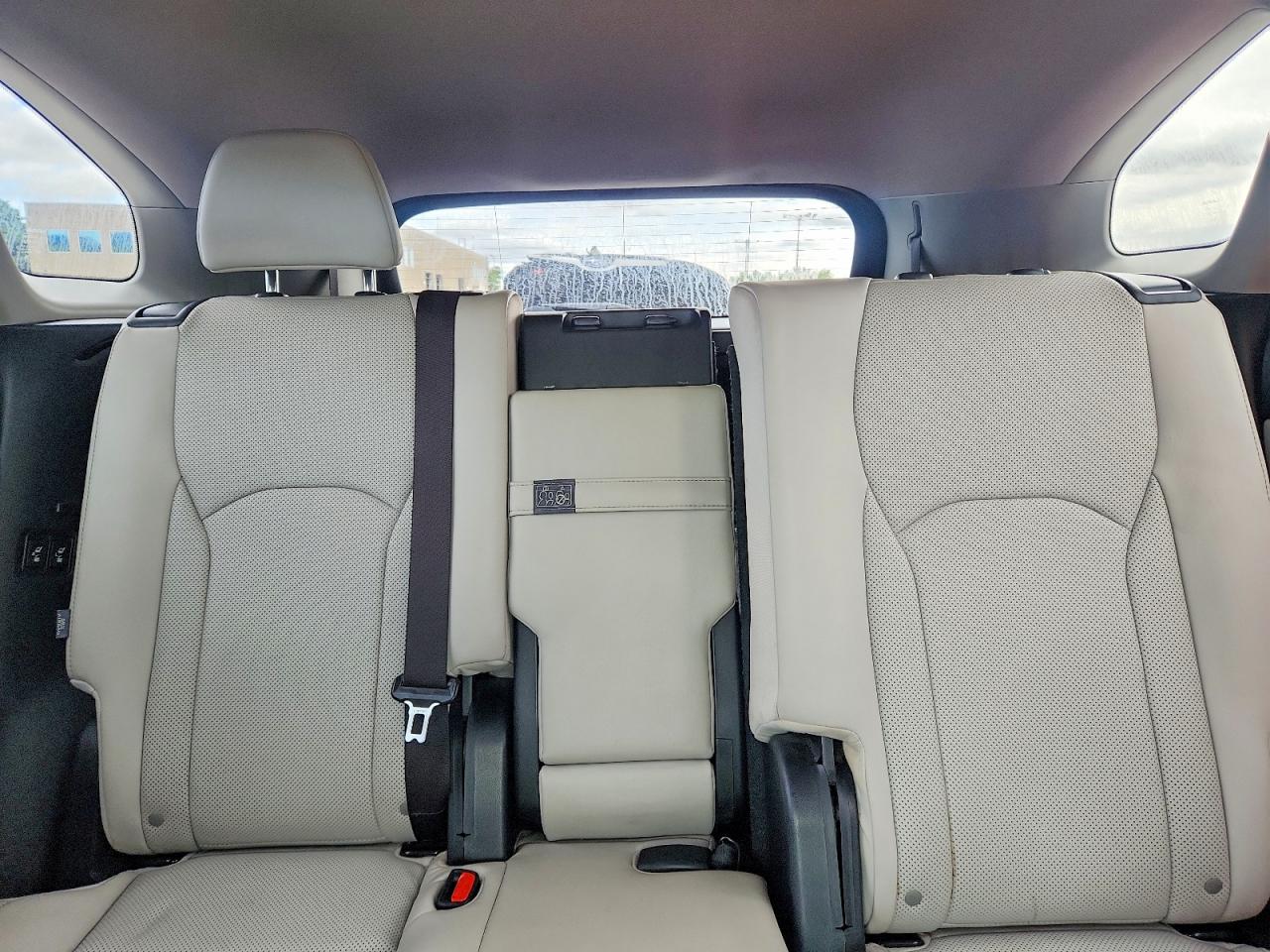 Lexus RX Base