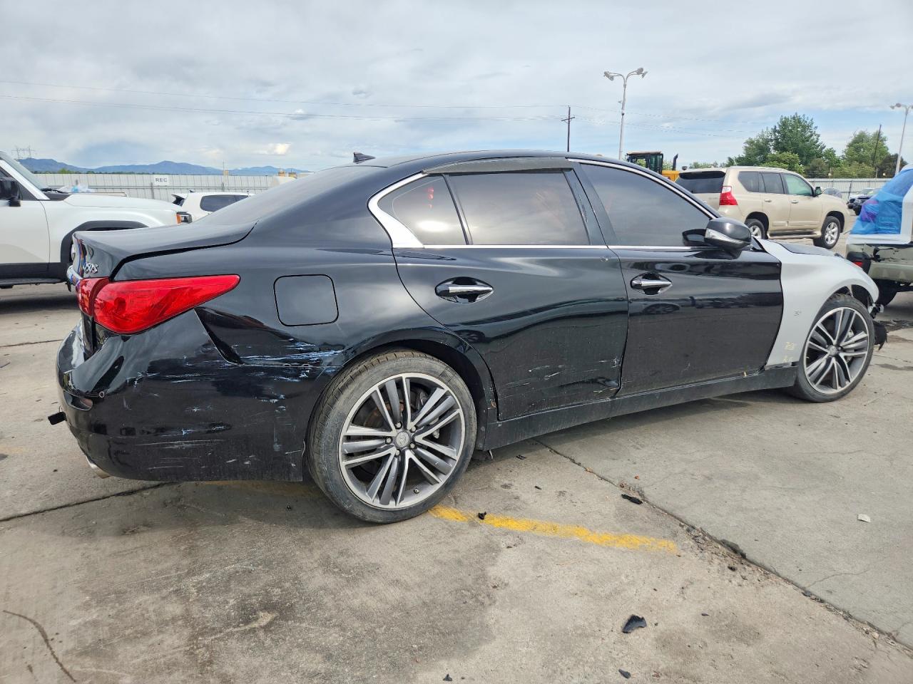 INFINITI Q50 Sport