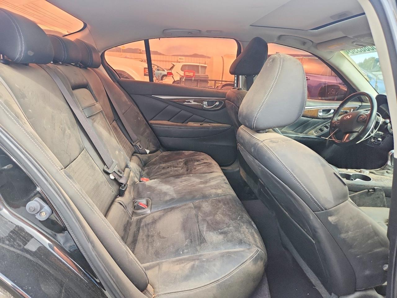 INFINITI Q50 Sport