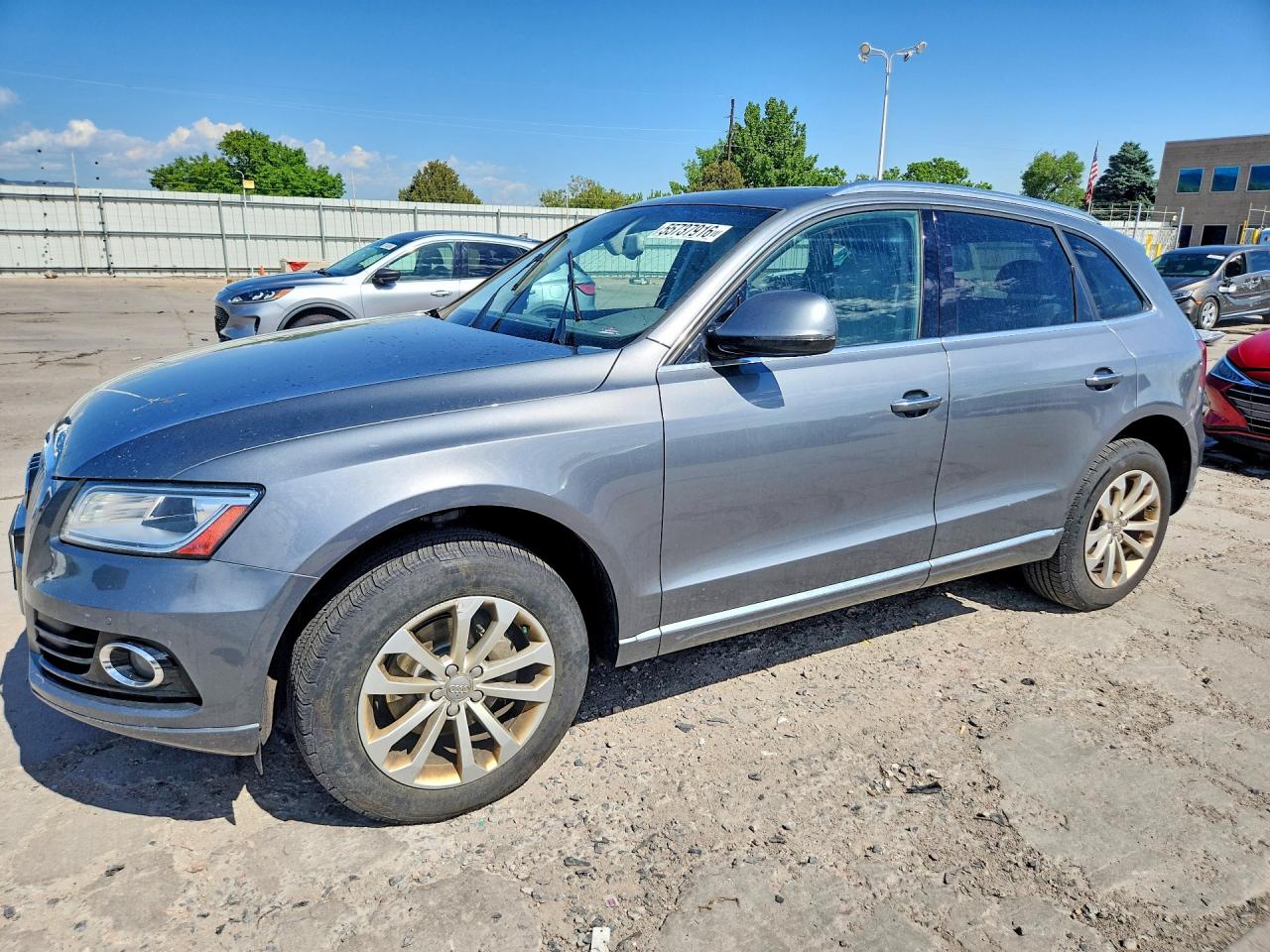 Salvage Audi Q5 Image