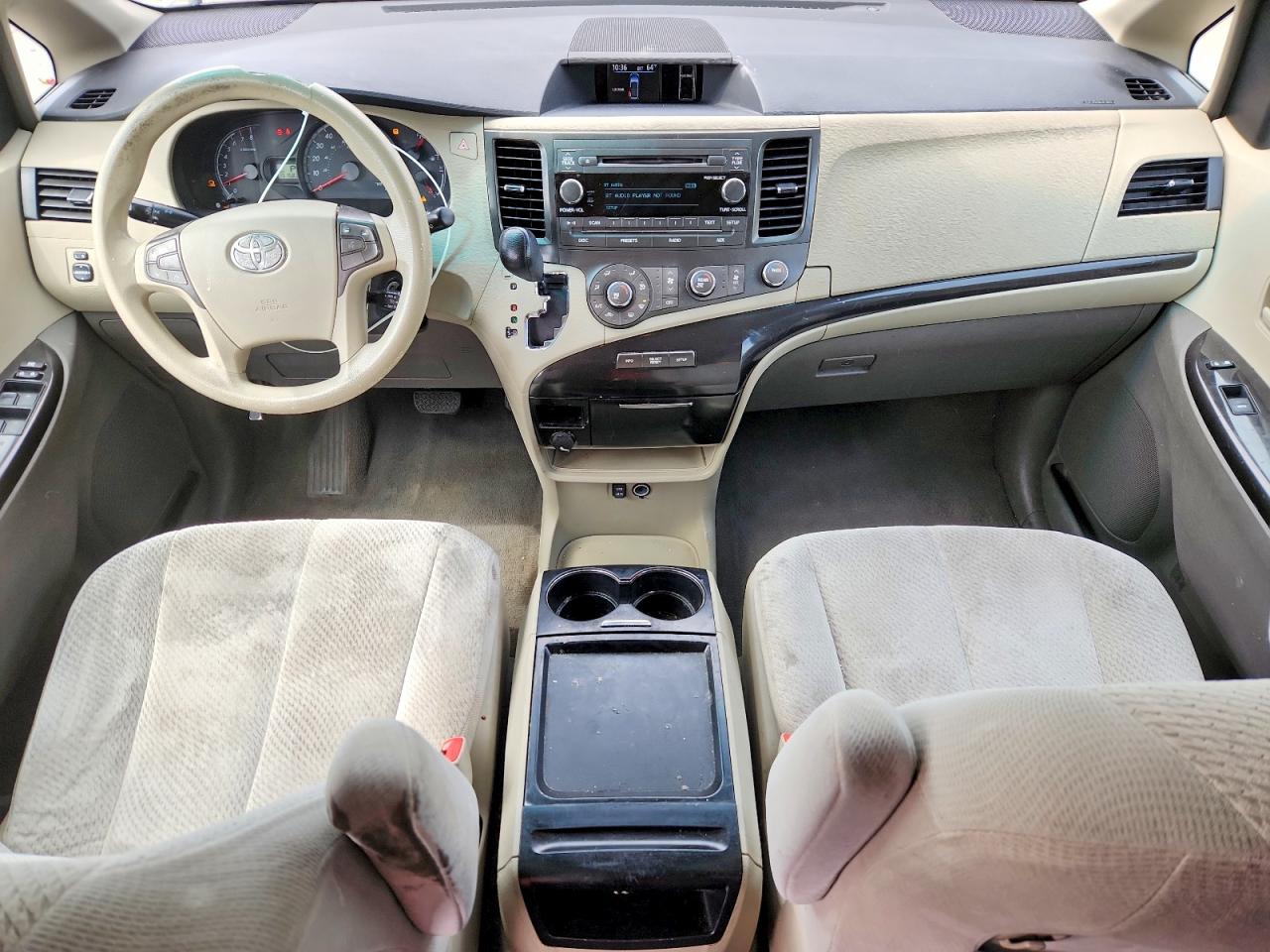 Toyota Sienna Le