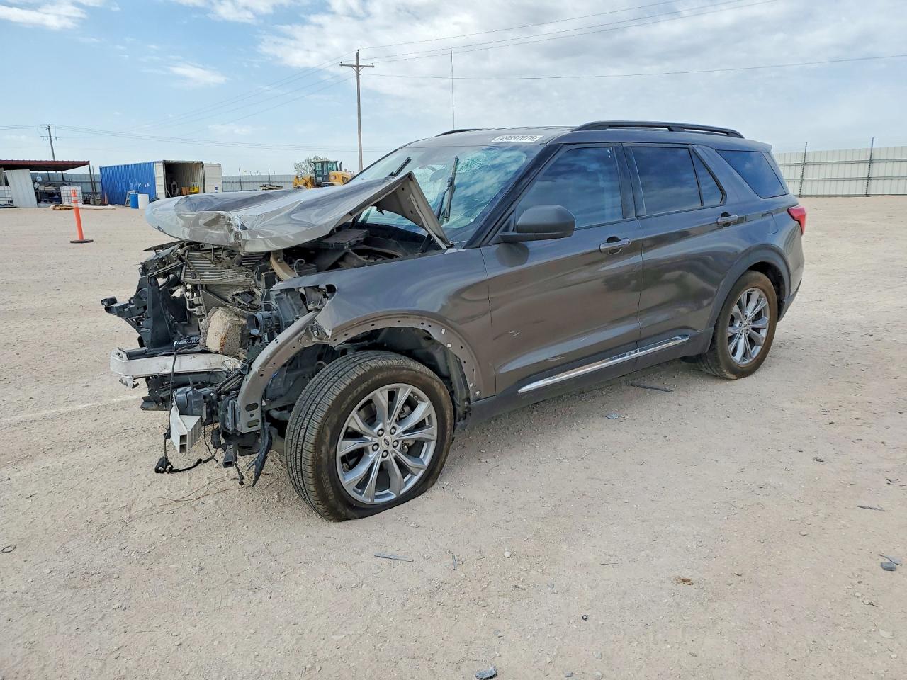 Salvage Ford Explorer Image