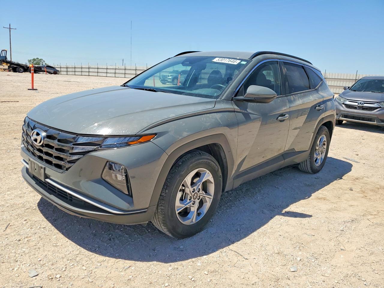 Salvage Hyundai TUCSON Image