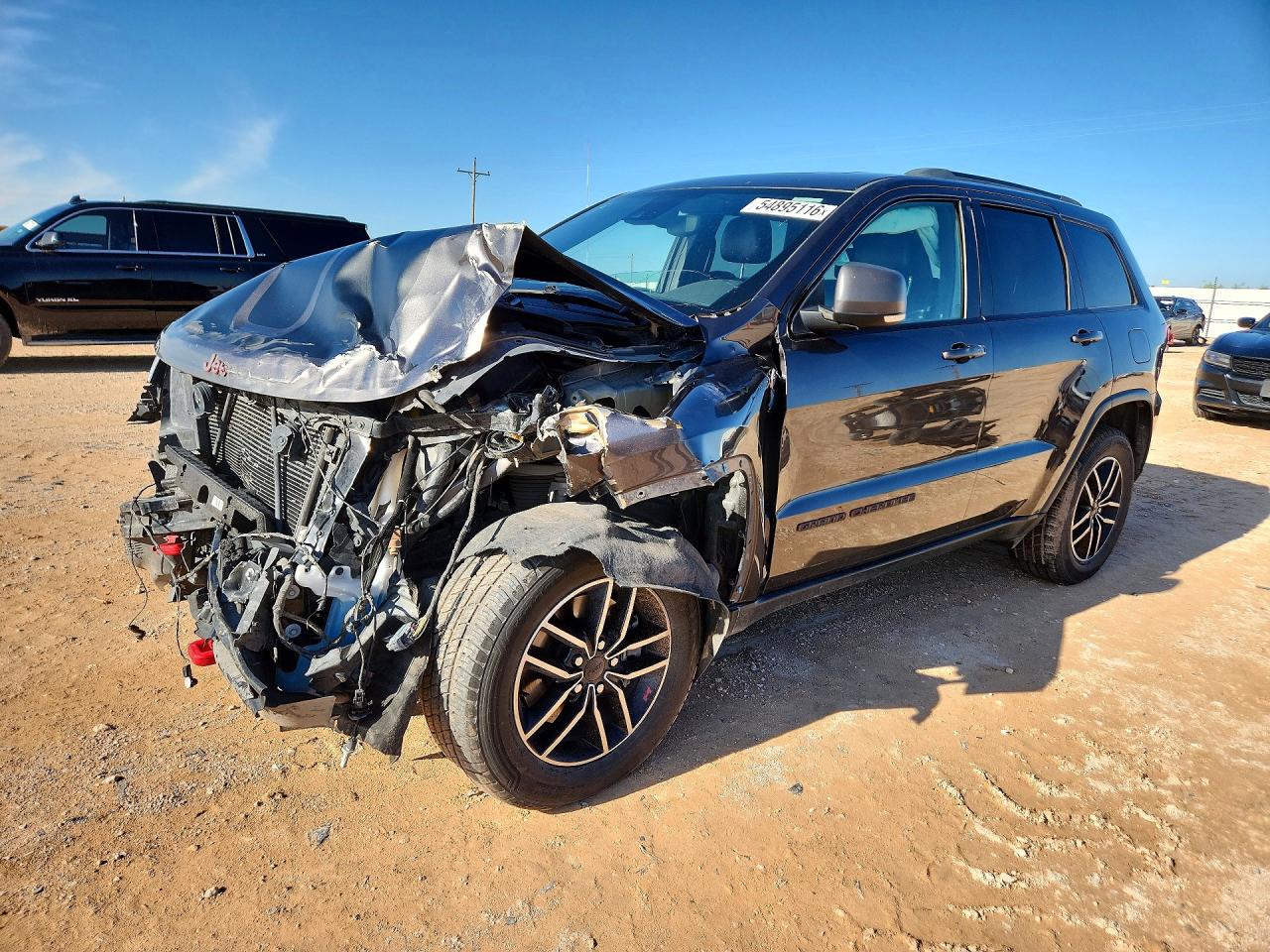 Salvage Jeep Cherokee Image
