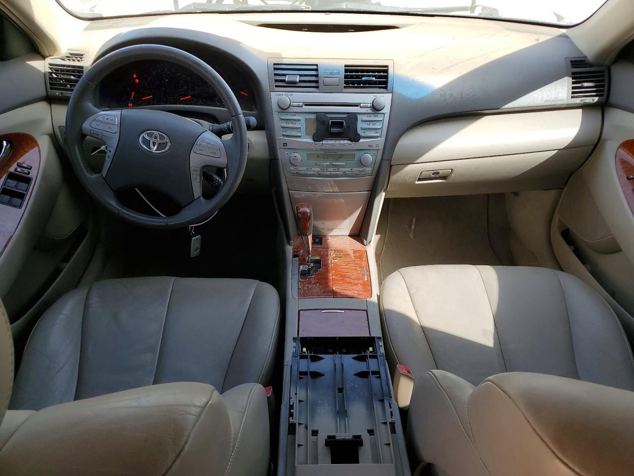 Toyota Camry Xle V6