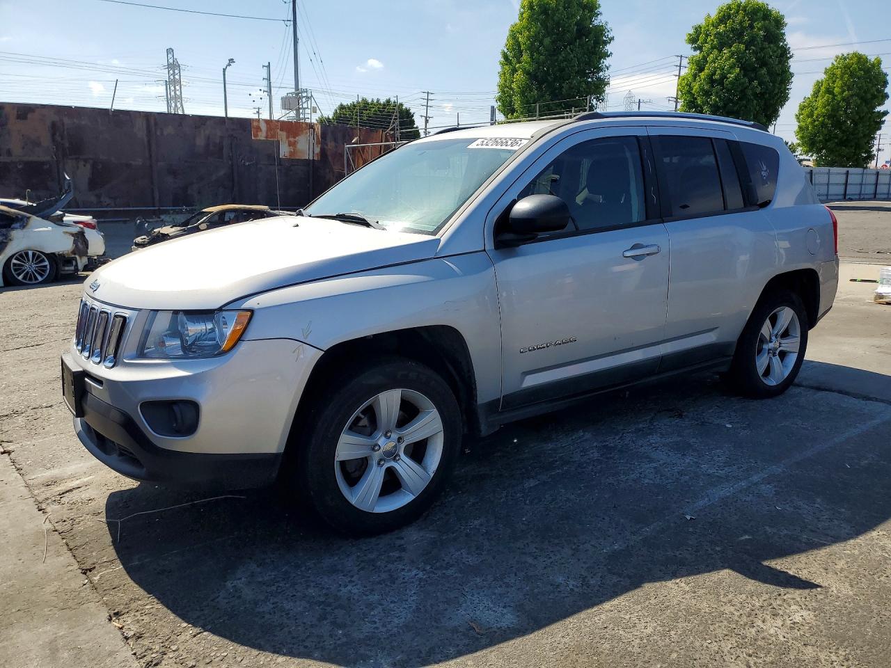Salvage Jeep Compass Image