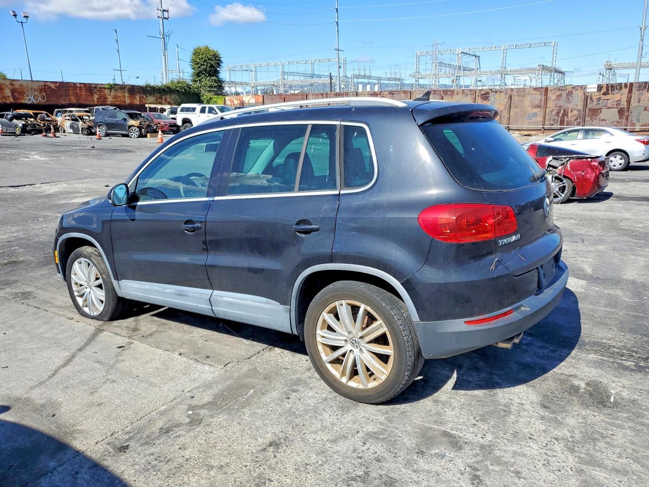 Volkswagen Tiguan S
