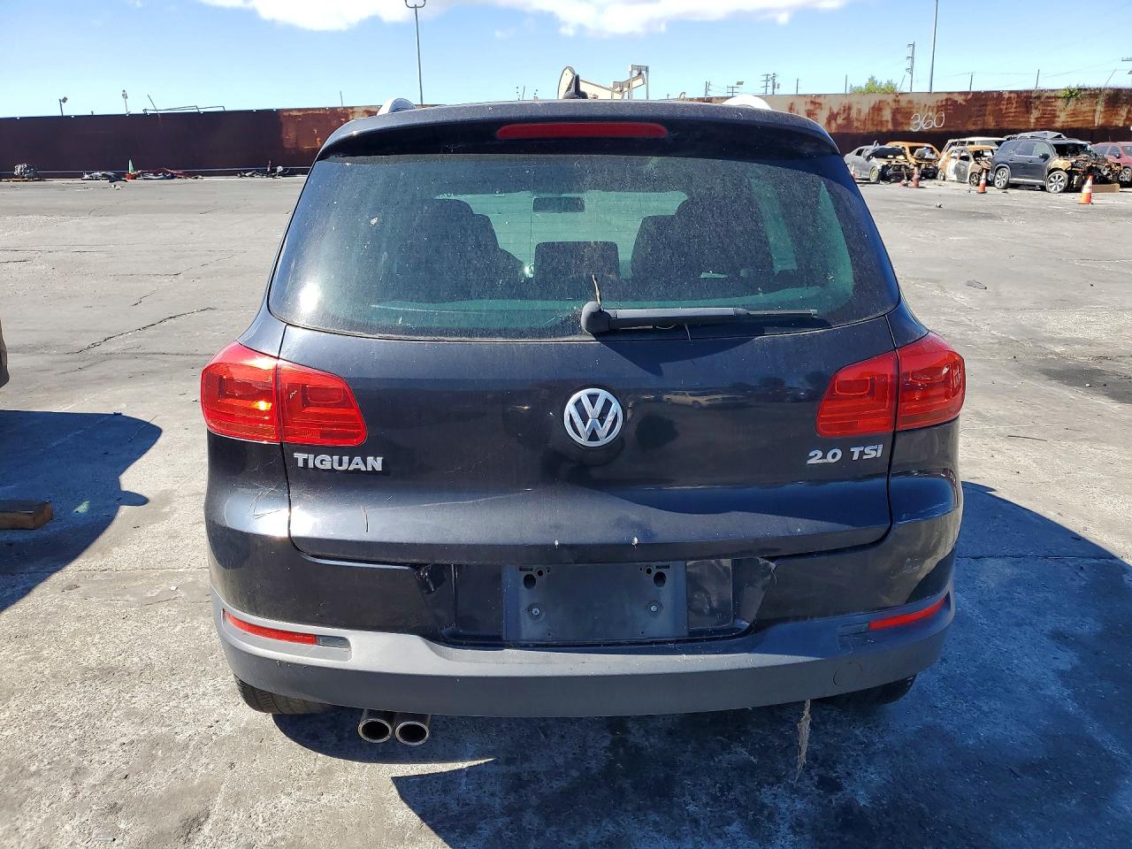 Volkswagen Tiguan S