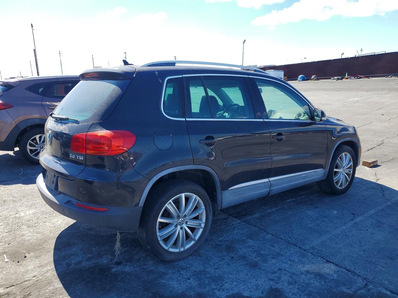 Volkswagen Tiguan S