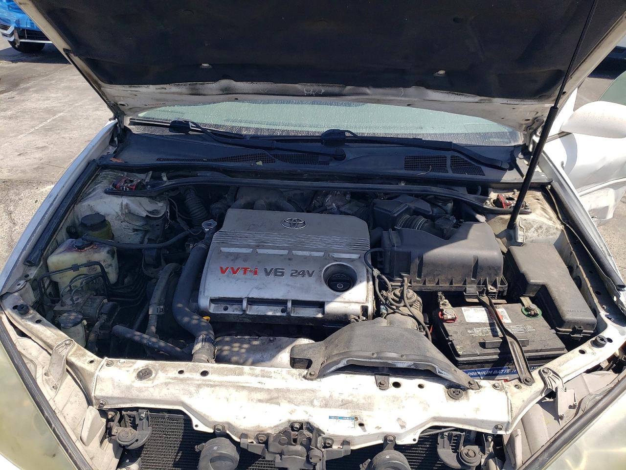 Toyota Camry Le V6