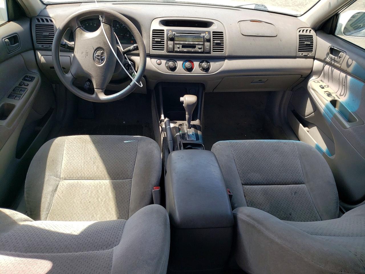 Toyota Camry Le V6