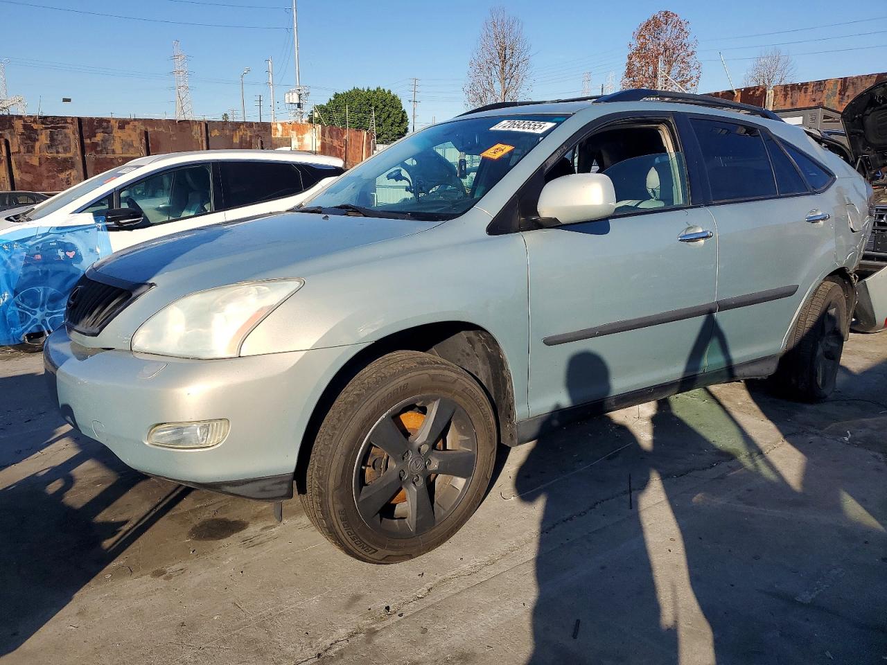 Salvage Lexus RX Image