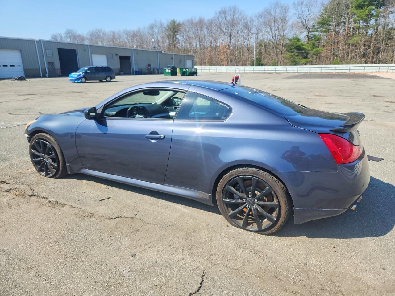 INFINITI G37 Base