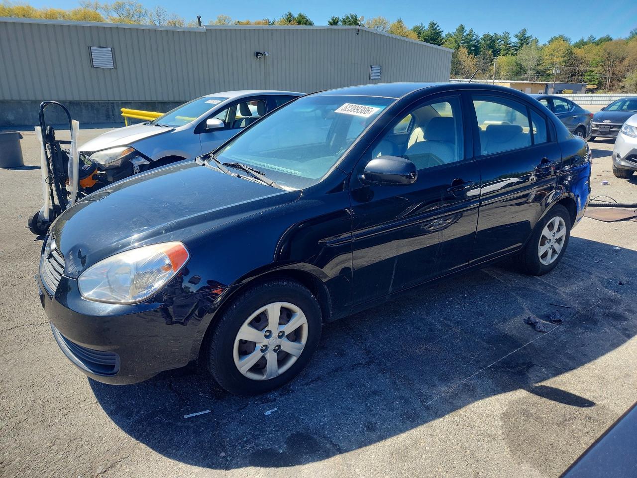 Salvage Hyundai ACCENT Image