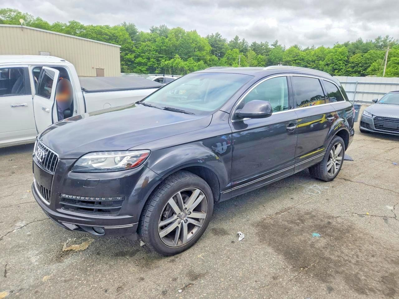 Salvage Audi Q7 Image