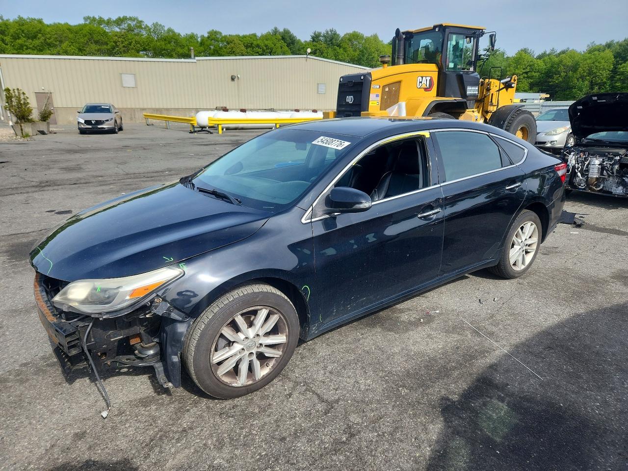 Salvage Toyota Avalon Image