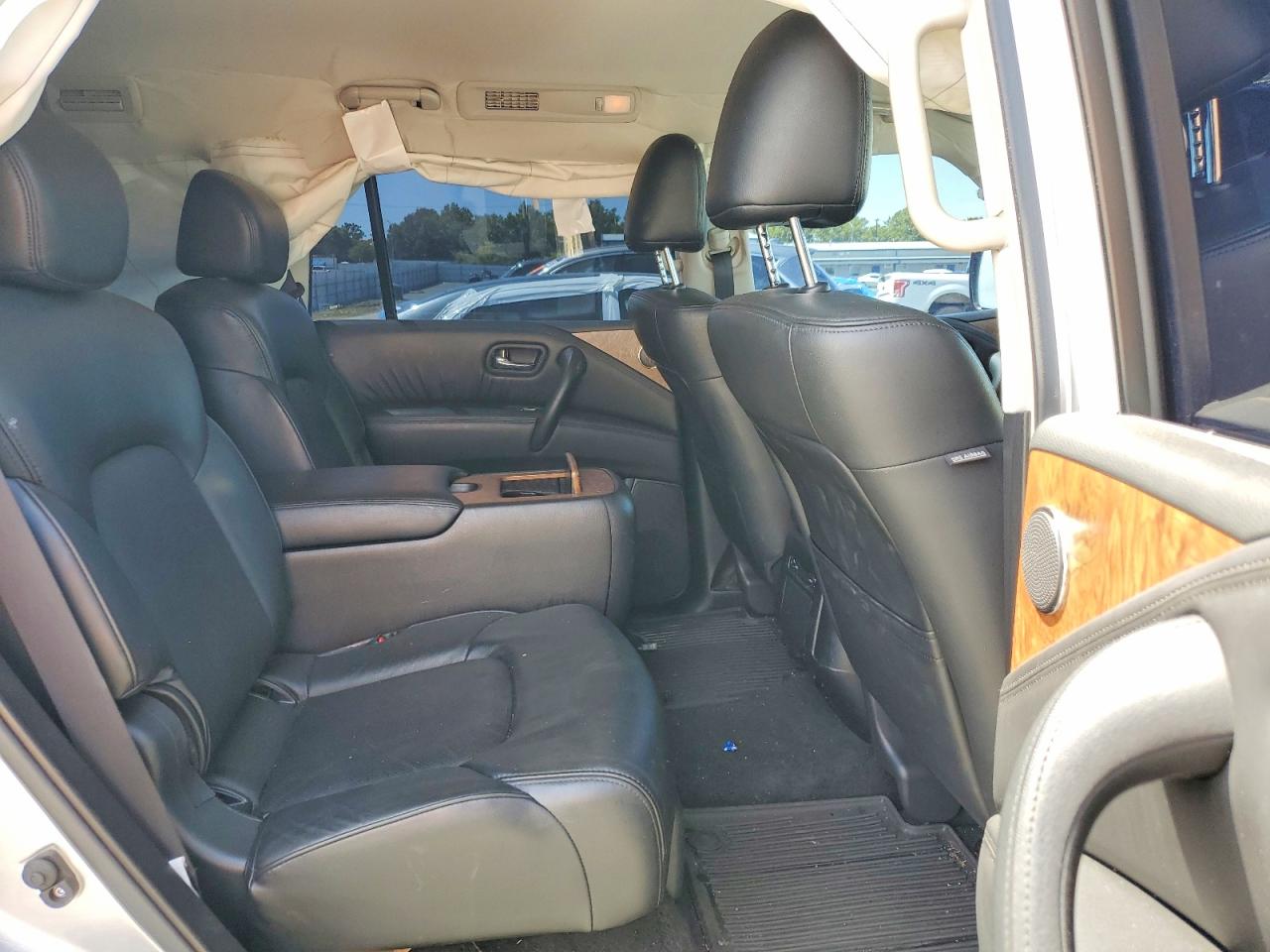 Nissan Armada Sl