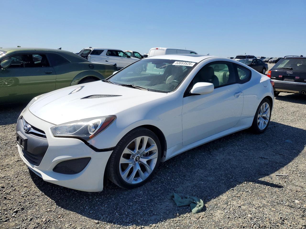 Salvage Hyundai Genesis Image