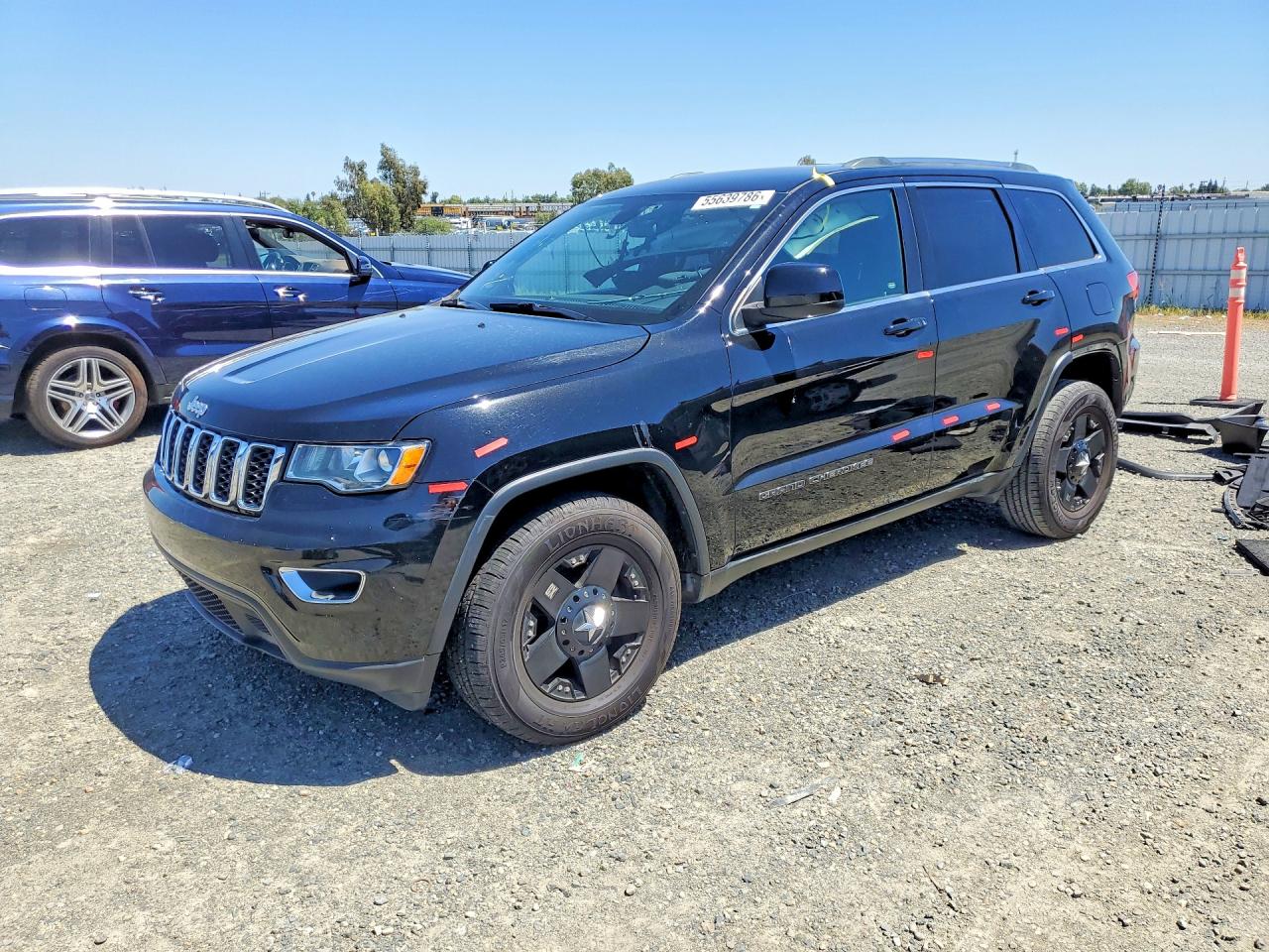 Salvage Jeep Cherokee Image