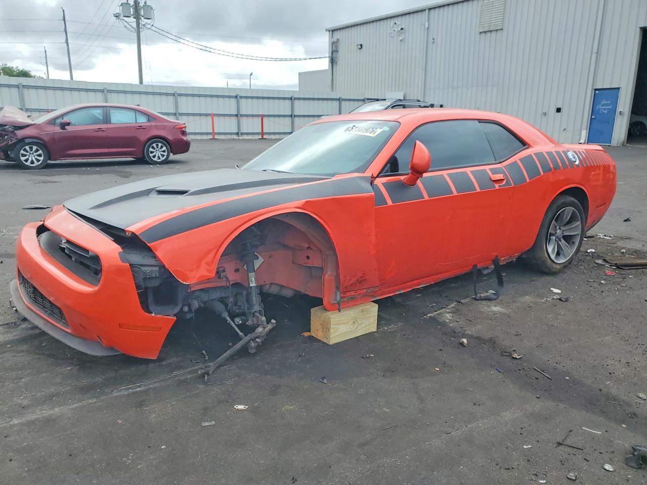Salvage Dodge Challenger Image