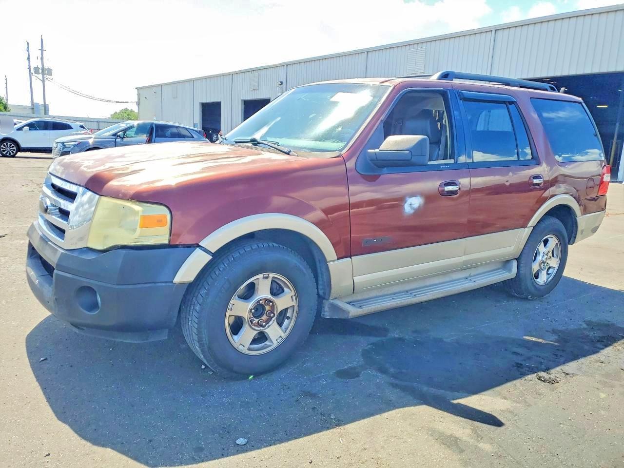Salvage Ford Expedition Image