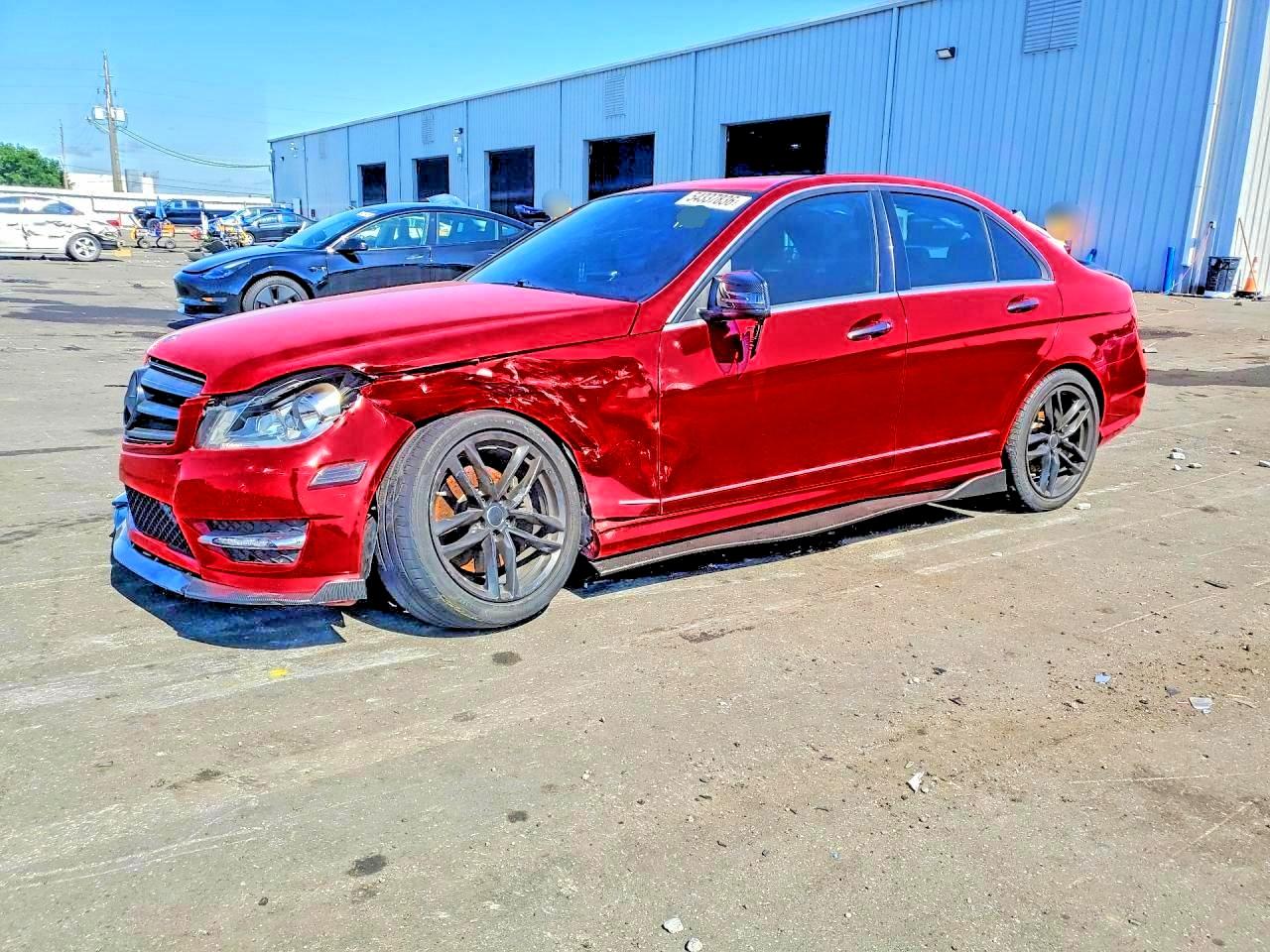 Salvage Mercedes-Benz C-Class Image