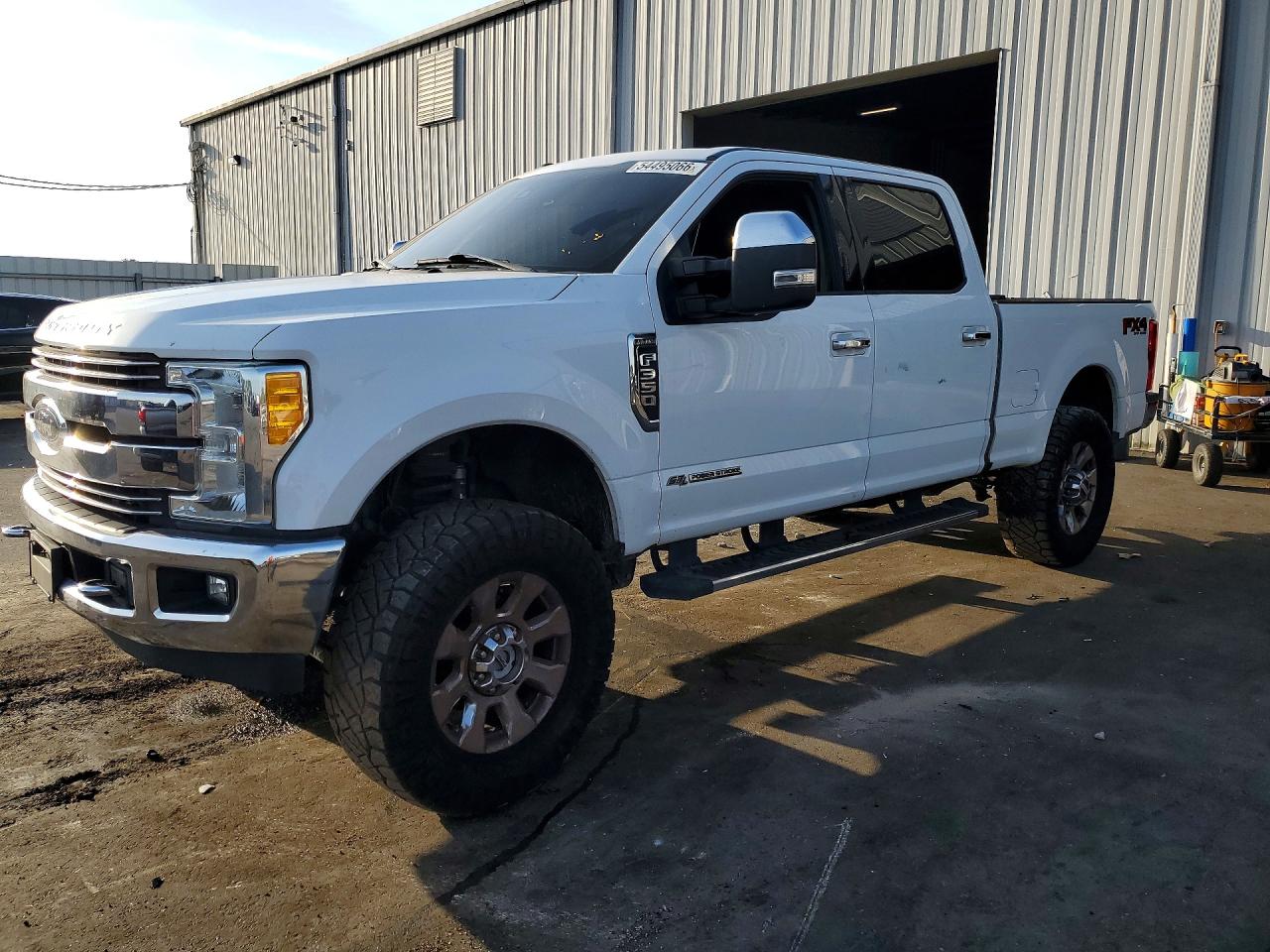 Salvage Ford F-350 Image