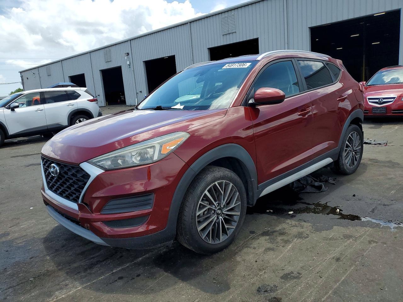 Salvage Hyundai TUCSON Image